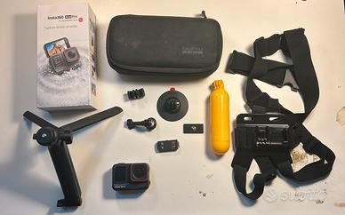 Insta 360 Ace pro + treppiede PGYTECH e quickmount