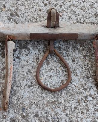 Antico Giogo per Buoi con Intagli fine 800