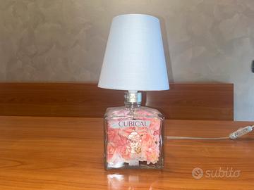 Lampada con bottiglia gin cubical kiss
