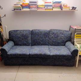 Divano tre posti per salotto