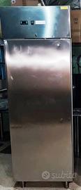 Armadio Frigo / congelatore 700 lt  0 - 10°