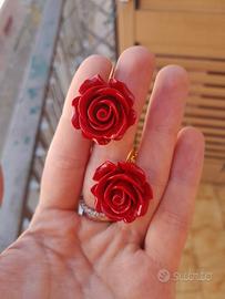 Superlativi orecchini vintage a rosa in resina