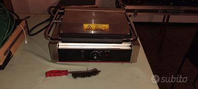 Piastra professionale in ghisa rigata Horecatech