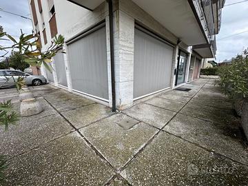 Oriago locale adibito a studio dentistico/medico