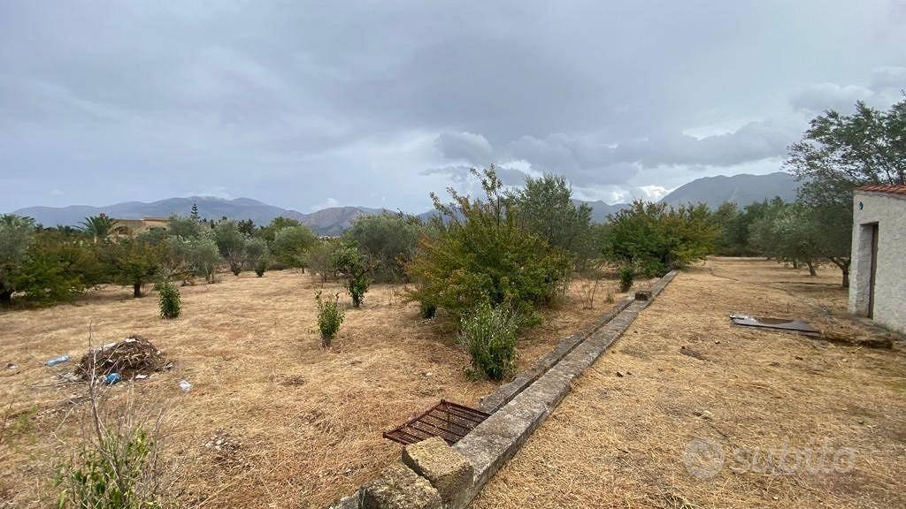 Terreno di 6500 m² a Carini - Vista 2