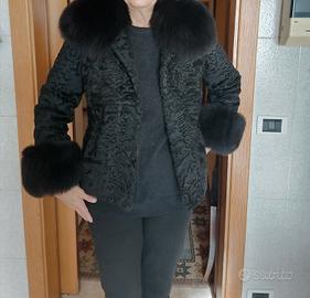 splendida giacchina in agnellino con collo e polsi