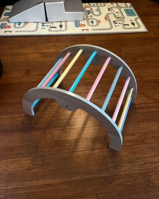 Arco Montessori in legno dondolo e scalata