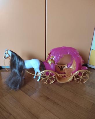 carrozza con cavallo
