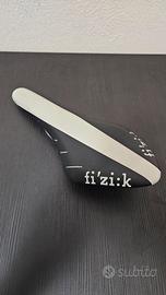 Sella bici da corsa Fizik Airone