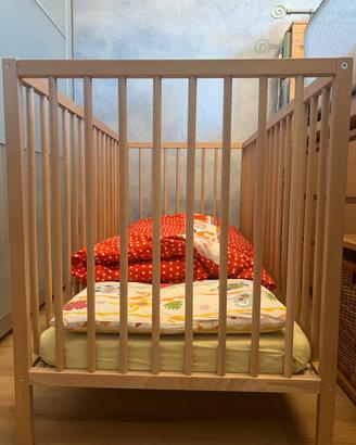 lettino bimbo compreso materasso.