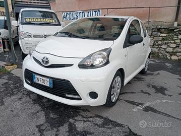 Toyota Aygo 1.0 12V VVT-i 3 porte Active OK Neopat