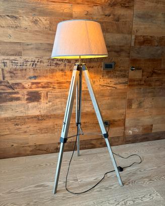 Lampada da terra treppiede - altezza fino a 150cm
