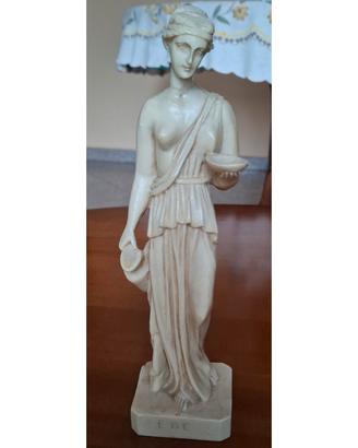 Statuina Ebe dea della giovinezza