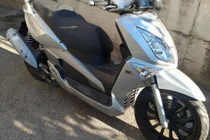 Scooter Benelli 350i