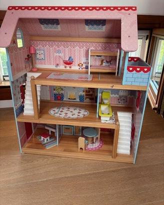 Casa delle bambole in legno