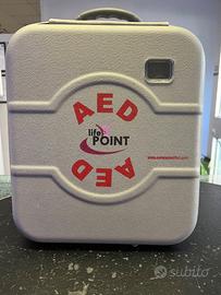 DEFIBRILLATORE SEMIAUTOMATICO