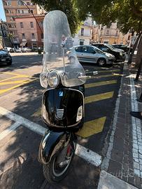 Vespa 300 gts