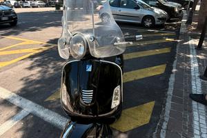 Vespa 300 gts