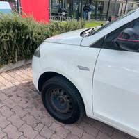 Lancia Ypsilon per ricambi