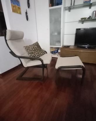 poltrona puang ikea con poggiapiedi