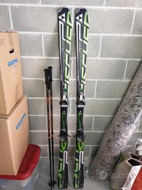 Sci carving da discesa