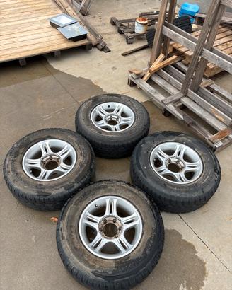 Cerchi in lega per mitsubishi pajero ed L200