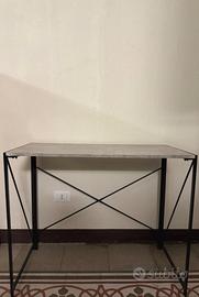 Scrivania salvaspazio