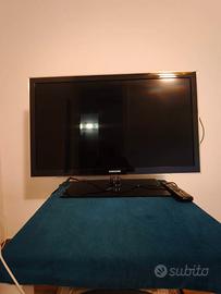 TV 32" Samsung UE32D5000