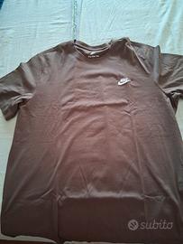 T-shirt Nike