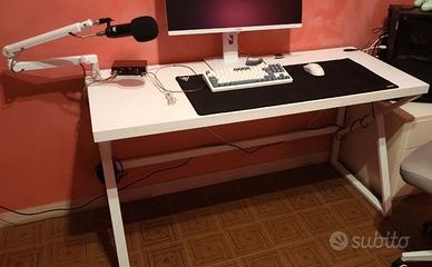 Scrivania bianca gaming/ufficio