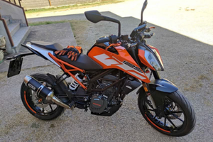 Ktm duke 125 del 2017 ABS colore arancione, bianco