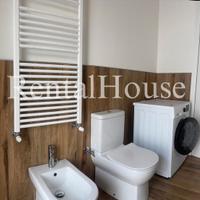 Bilocale ad Arosio-posto auto riservato libero ora