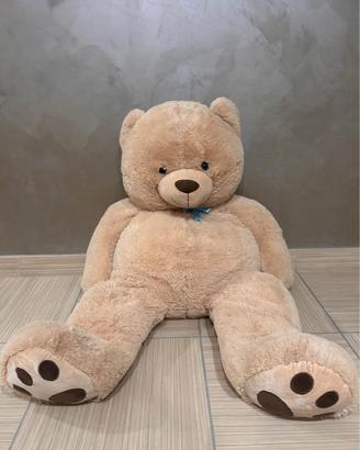 Orsacchiotto c peluche. Cm 140