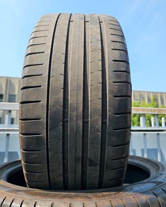 235 40 R 20 96v AR Pirelli Pzero Alfa Tonale  Red 