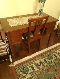 set scrivania e sedia
