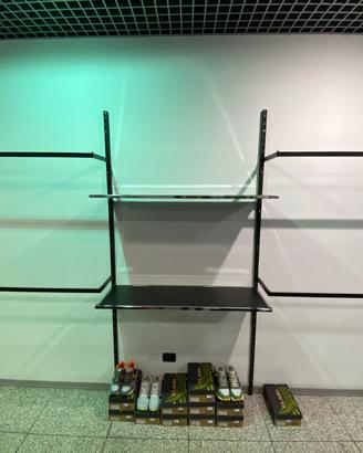 Arredamento negozio abbigliamento uomo