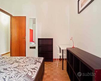 Stanza in appartamento di 118 m² a Milano