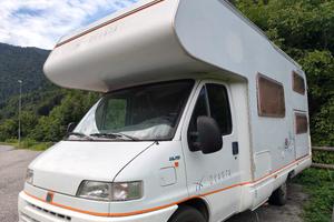 camper Ducato 2.8 JTD del 2002,6 posti letto 