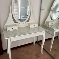 Toeletta con specchio