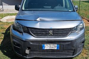 peugeot partner 2019 incidentato