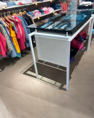 Tavolo  con cristalli e cassetti estraibili