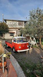 Volkswagen T2 Pritsche "Flatbed" (1974) Restaurato