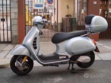 Vespa 300 GTS HPE ABS\ASR Super Tech