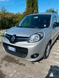 Renault Kangoo per trasporto persone disabili