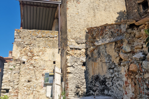 Fabbricato a Sant'Ippolito con terreno