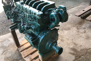 Vendita 2 motori volvo penta 175kw