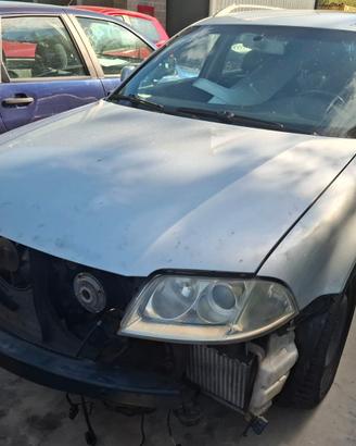 VOLKSWAGEN PASSAT per ricambi usati