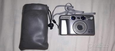 macchina fotografica yashica