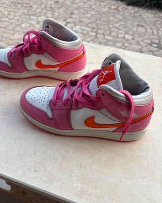 Air Jordan 1 Mid