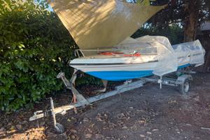 Barca motore carrello